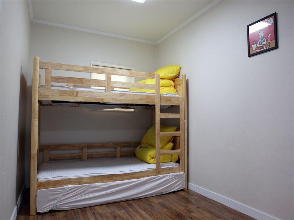 24 Guesthouse Namsan Garden Сеул Екстер'єр фото