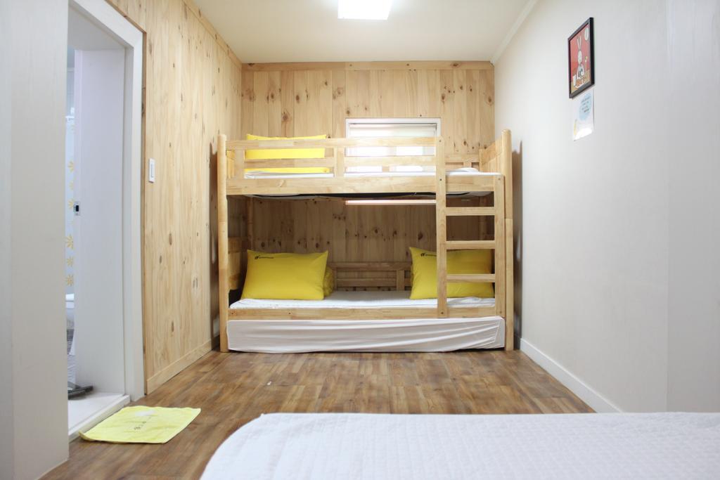24 Guesthouse Namsan Garden Сеул Екстер'єр фото