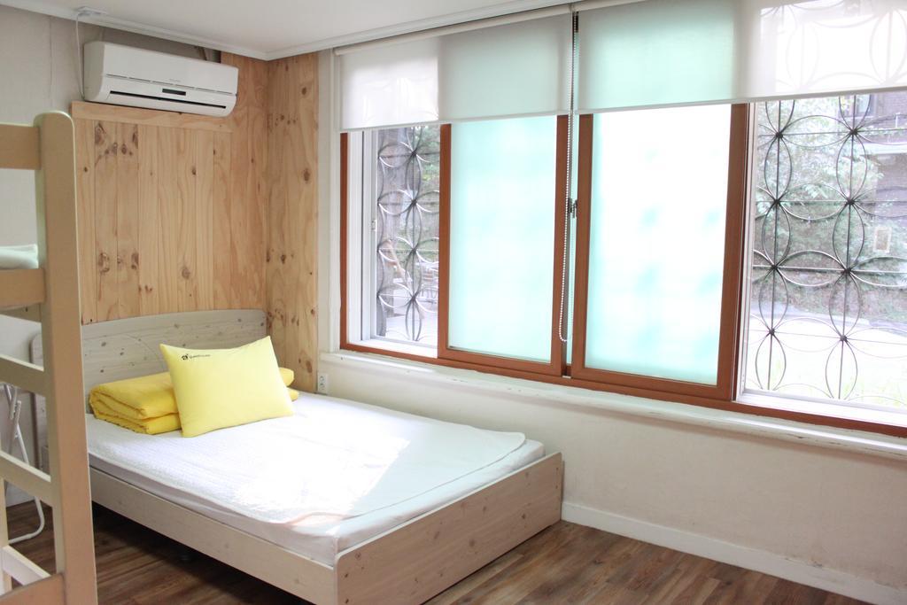 24 Guesthouse Namsan Garden Сеул Екстер'єр фото
