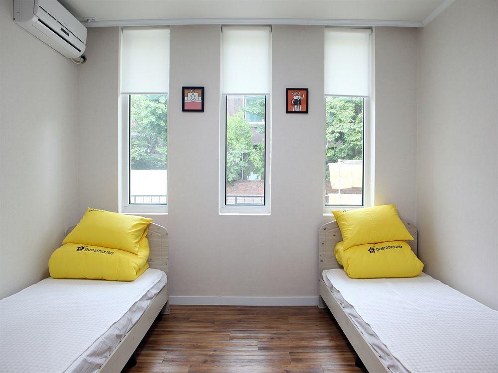 24 Guesthouse Namsan Garden Сеул Екстер'єр фото