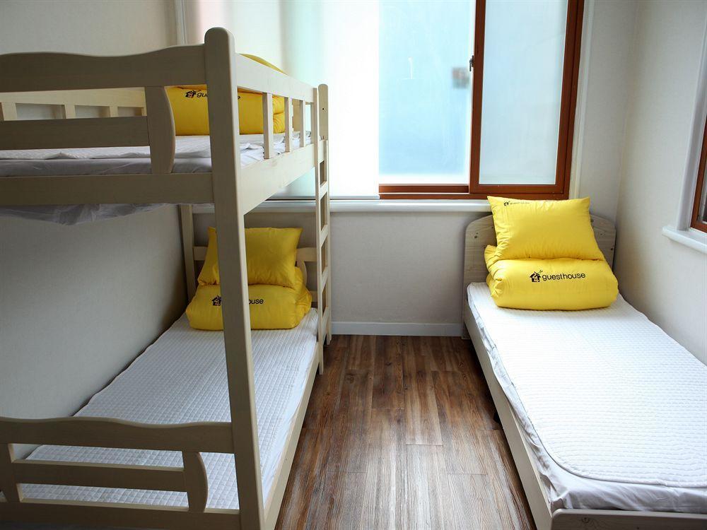 24 Guesthouse Namsan Garden Сеул Екстер'єр фото