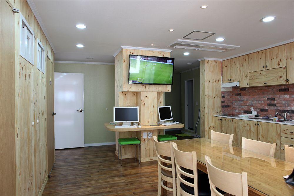 24 Guesthouse Namsan Garden Сеул Екстер'єр фото