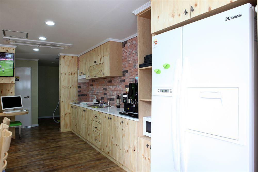 24 Guesthouse Namsan Garden Сеул Екстер'єр фото