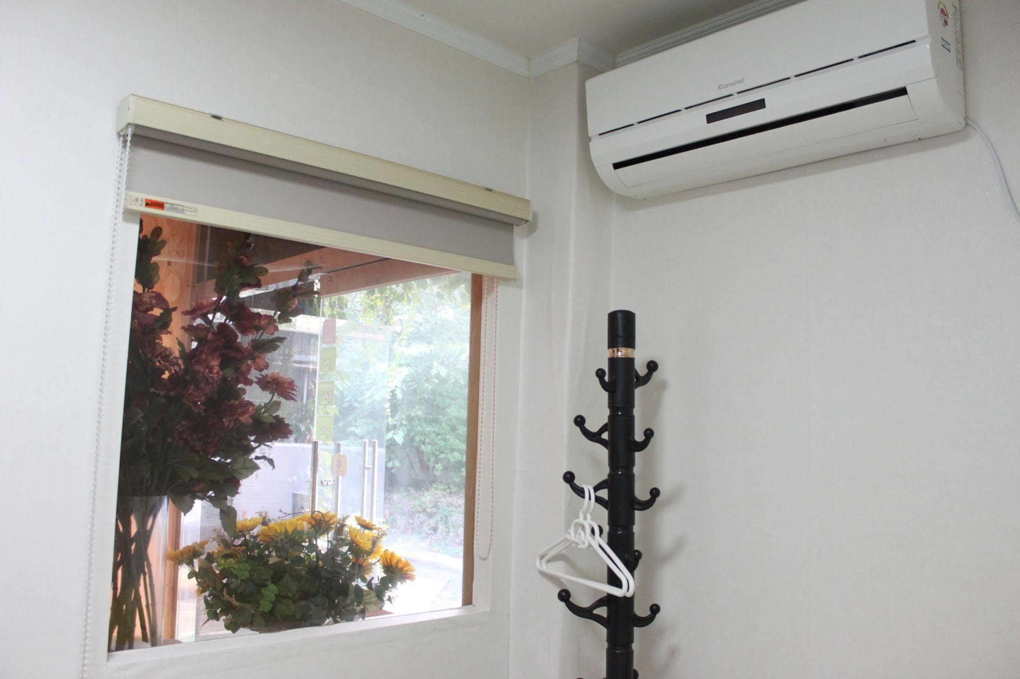 24 Guesthouse Namsan Garden Сеул Екстер'єр фото