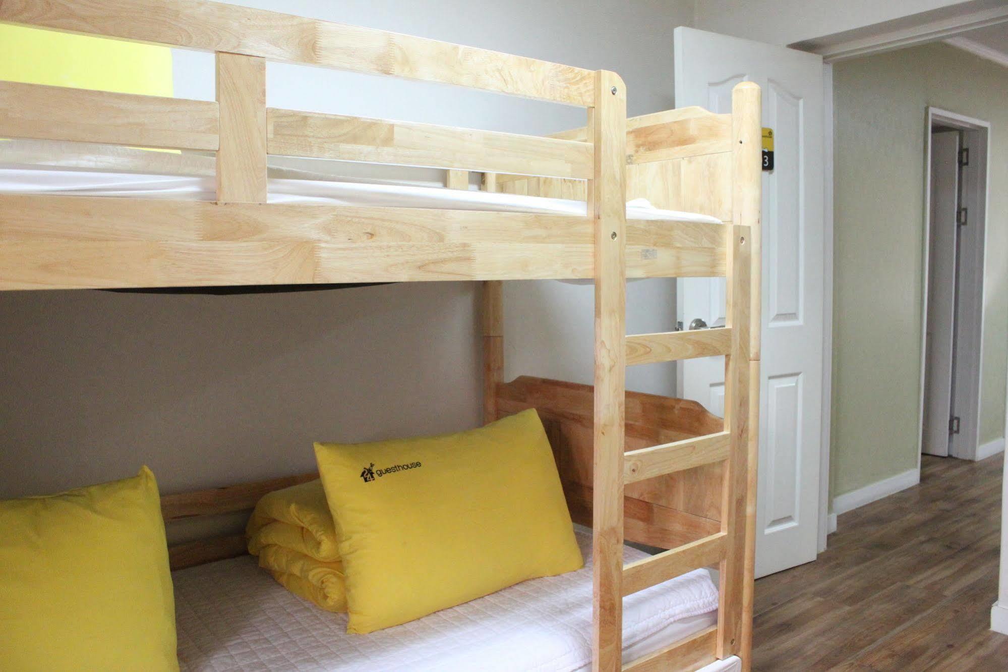 24 Guesthouse Namsan Garden Сеул Екстер'єр фото